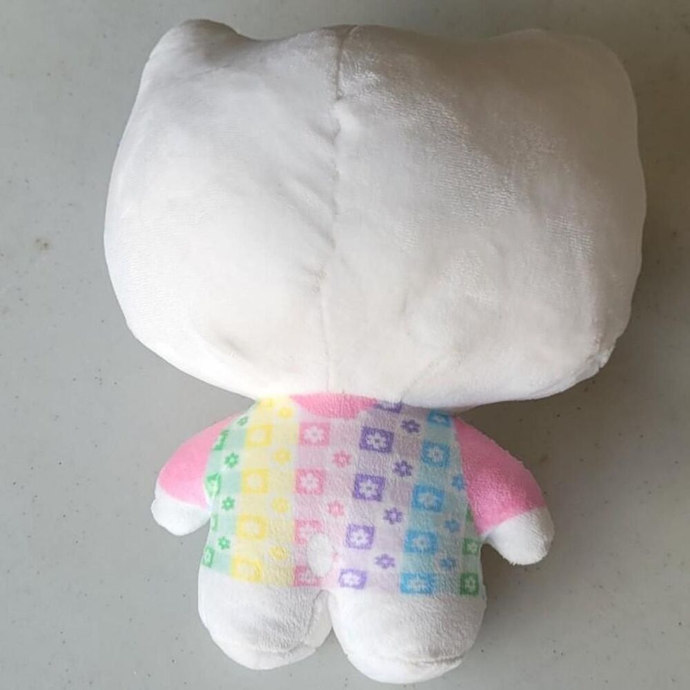Hello Kitty plush - Picture 2 of 4